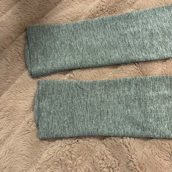 Grey Swiftly Tech Lululemon Long Sleeve size 6 - Picture 6 of 9
